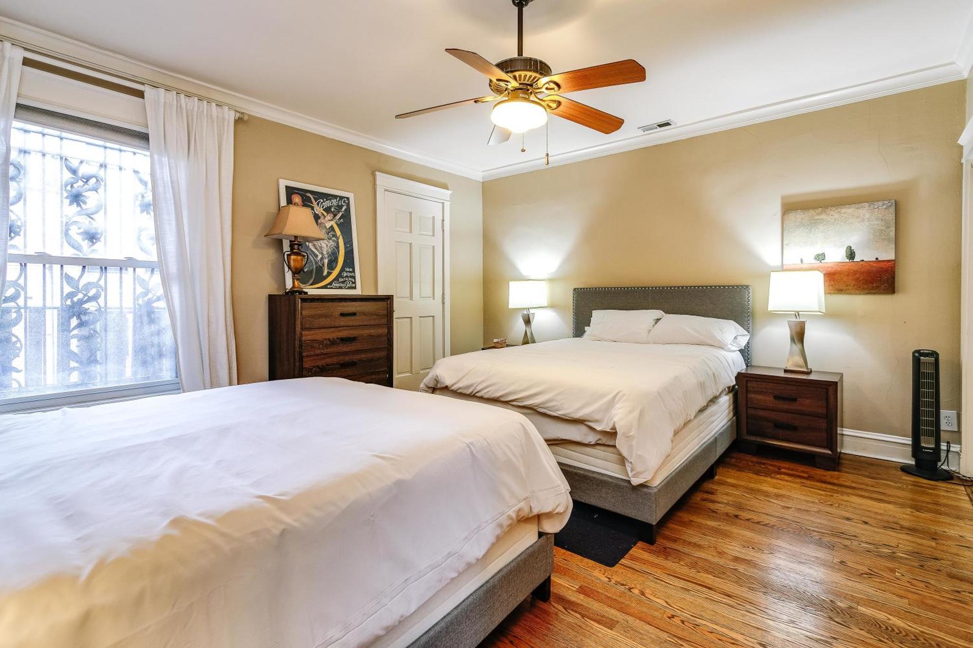 Historic And Unique Brownstone In Gold Coast - Downtown - 3 Apartment Chicago Ngoại thất bức ảnh